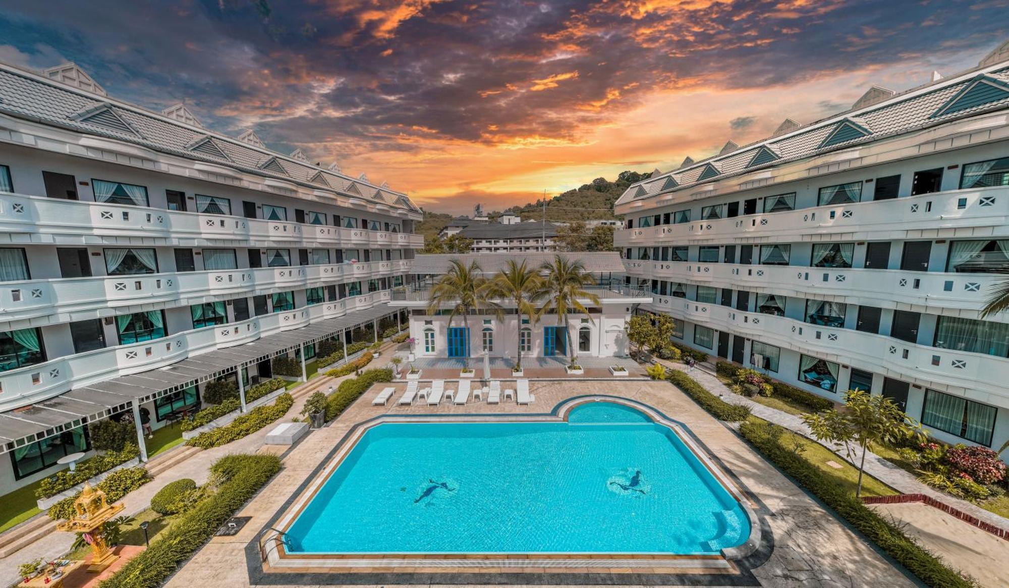 Blue Carina Hotel Phuket Kültér fotó