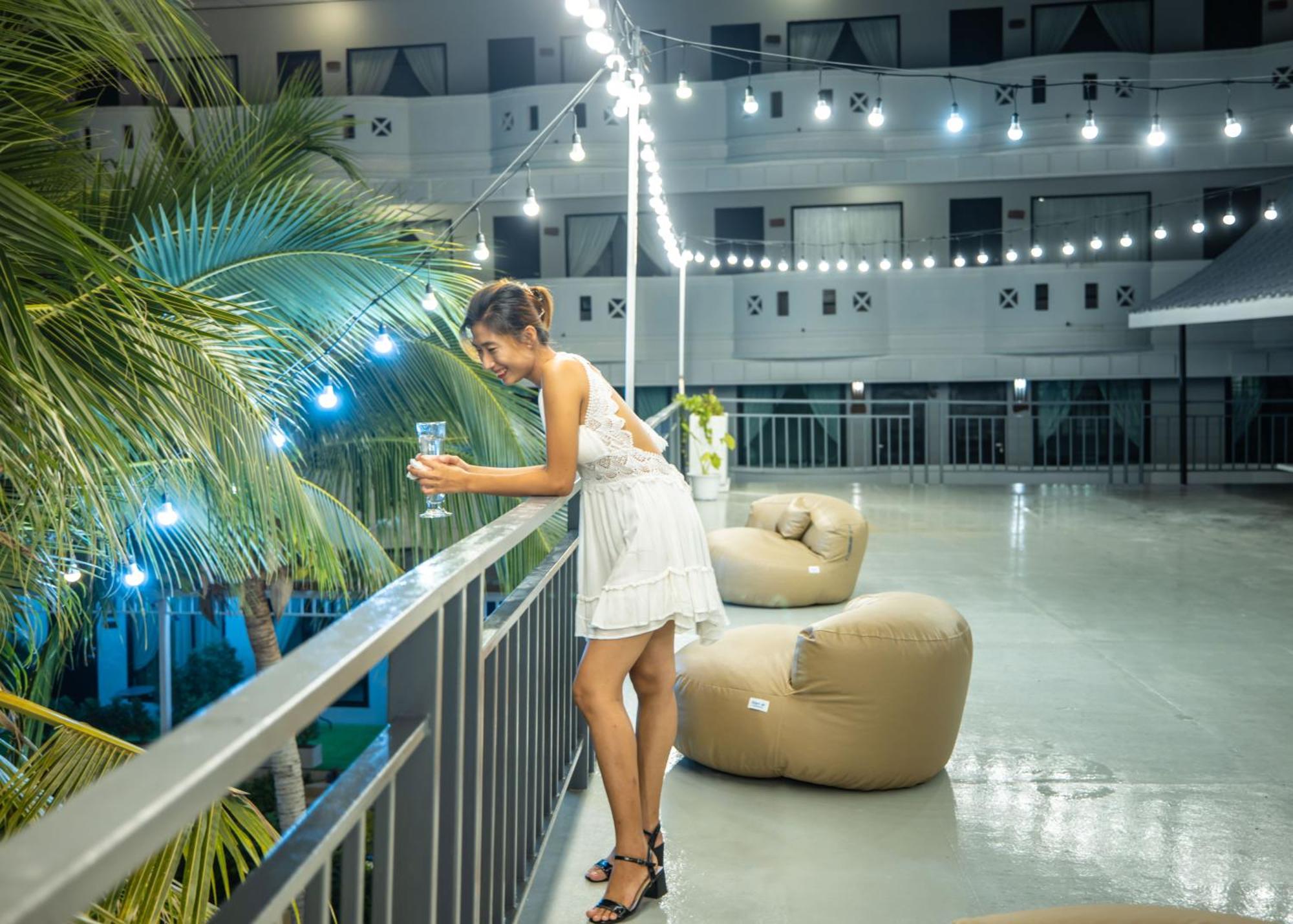 Blue Carina Hotel Phuket Kültér fotó