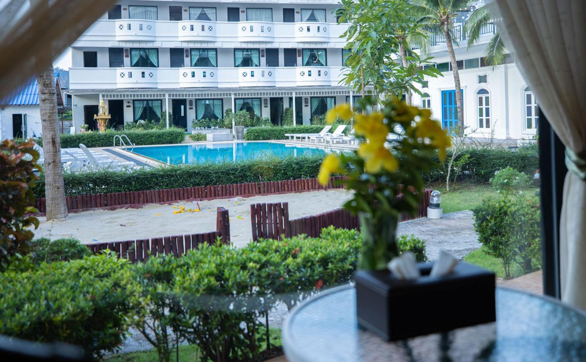 Blue Carina Hotel Phuket Kültér fotó