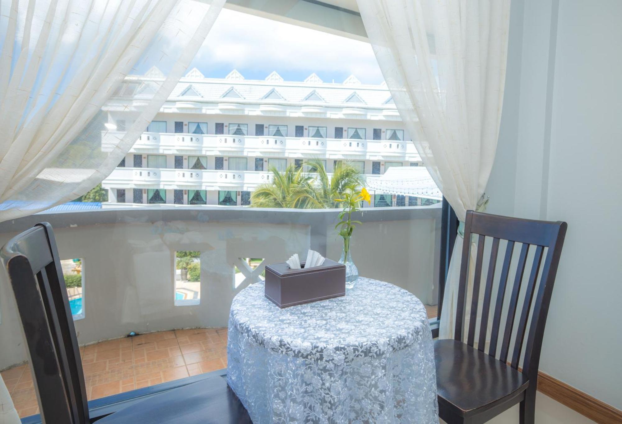 Blue Carina Hotel Phuket Kültér fotó