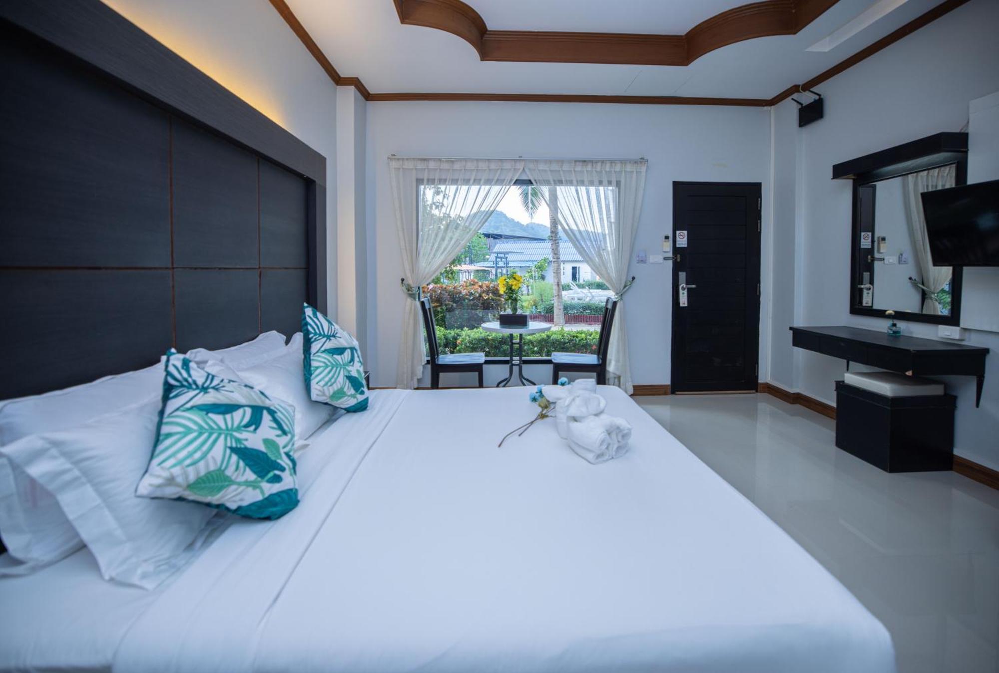 Blue Carina Hotel Phuket Kültér fotó